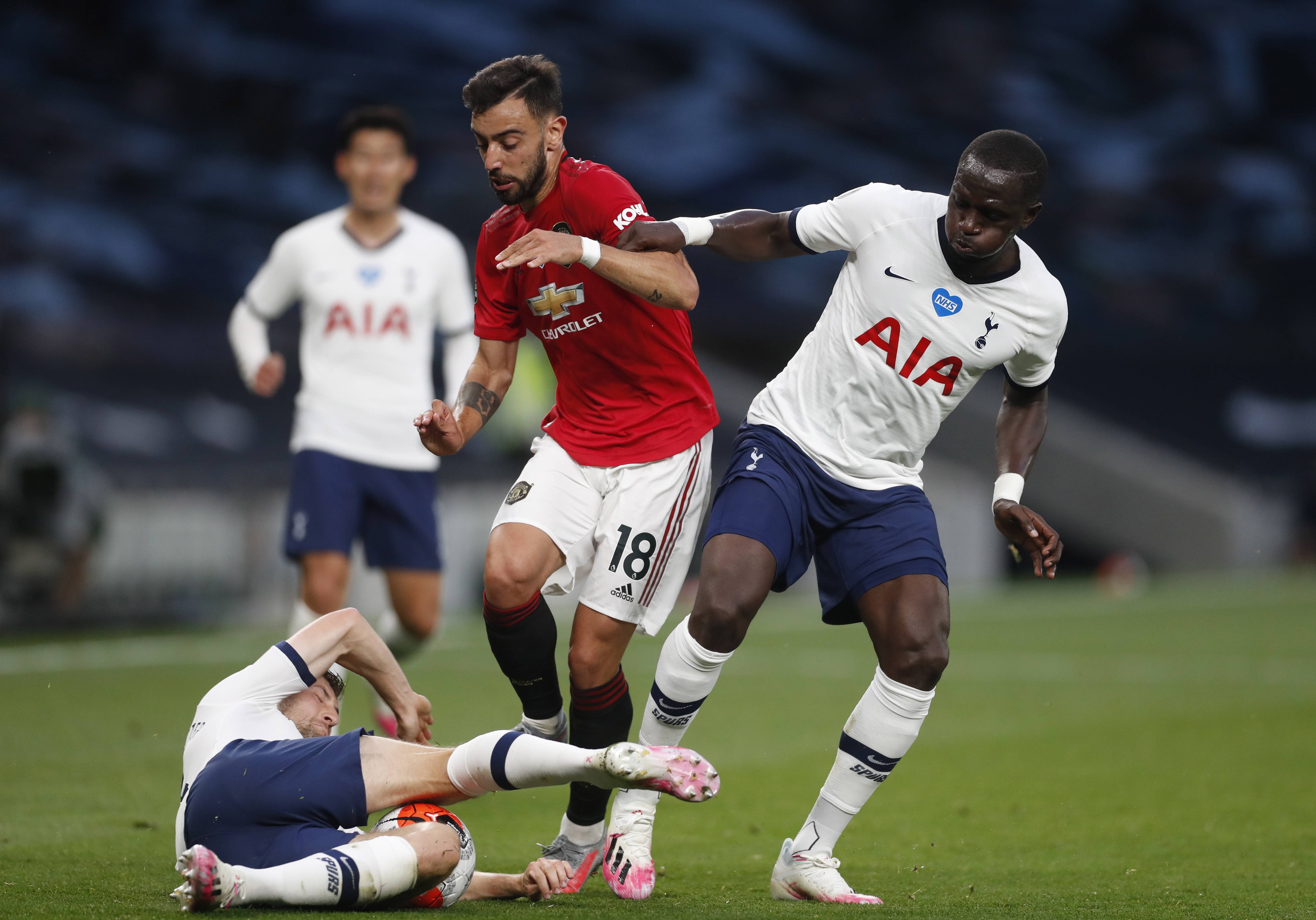 强尤文中场 强尤文中场